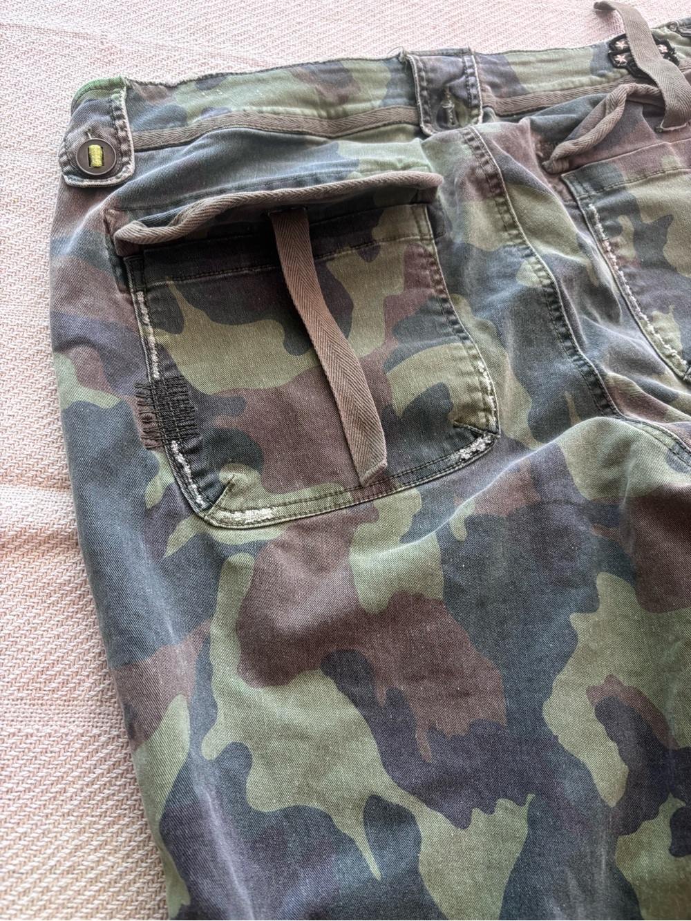 Dragon Embroidered Camo Military Workwear Cropped 9” MidRise Pants 40” Waistband - Picture 12 of 17